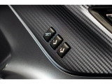 運転席のシートポジションメモリー機能は、登録済みの運転者と交代しても、シートポジションの変更の手間がかかりません。