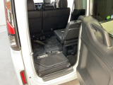 わくわくゲートで、後ろが狭い所でもスムーズに荷物の出し入れや乗降もできます。