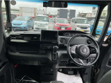 【インパネ】伸びやかで操作性の高いインパネ周り。毎日乗る車だからこそお気に入りの空間で。