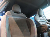 【運転席シート】汚れやへたり等、大きなダメージはなく、良好な状態です。