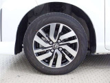純正なので車に似合うデザインになっていますね。スタッドレスタイヤもご相談下さい。