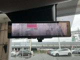 スマートルームミラー♪たくさん荷物を載せても、バックカメラで映像を映すので後方の視界も確保!!様々なシーンで活躍する便利装備☆