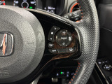 Hondaセンシングの機能のひとつ、アダプティブクルーズコントロール付!アクセルから足を離しても設定したスピードと前車との車間を保ち走行してくれます!車線維持もアシスト☆高速道路で疲労軽減ですね☆