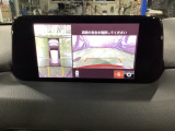 狭い場所での駐車やすれ違いなどでより的確な運転操作に役立つ360&deg;ビューモニターが装備されています。