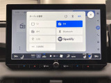 ブルートゥースに接続することにより、スマホに入ったお気に入りの音楽を車内で楽しむことができます♪あると本当に便利な機能になっています!