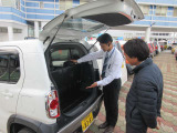 明るく元気なスタッフがしっかりとお車のご説明させていただきます。