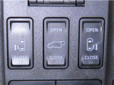 両側電動スライドドアを装備しております。
