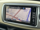 周辺の道路や地名が画面に表示され、目的地までの道のりを確認する際に役立ちます。地図情報を見ながら行き先を検討でき、初めて訪れる場所へのお出かけにも便利な装備です。