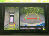 駐車時の後方確認をサポートし、安全なバック駐車を可能にします。狭い場所や見通しの悪い場所でも安心して運転できます。