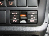 運転席からもスイッチ1つでリヤドアを開閉する事ができます。