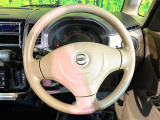 インテリアに合わせたデザインのステアリングは、運転される方のことも考え、運転しやすい形状、大きさです。是非一度、実際に触ってお確かめください。