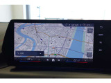 クルマの頭脳ともいえる、管理システム、iDrive。ナビだけではなく、オーディオ操作や車両情報の表示などをコントロールできます。便利さと安全性の向上にも繋がっています。