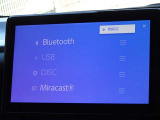 CD・DVD(再生機能)・ブルートゥース等を使用することができます。