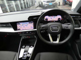 ■Audiでは独自の基準をクリアした車だけをAudi認定中古車として認めています。条件を満たした車だけが、認定資格を持つテクニシャンの手による100項目にも及ぶ点検・整備を受け、お客様のもとへ届けられます。