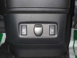寒い日にうれしいシートヒーター搭載車です!運転席と助手席についています☆