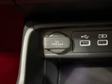 12V電源ソケットを設置しております。周辺機器の充電にご利用頂けます☆