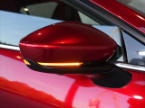 対向車や歩行者からも確認しやすいミラーウインカー付きです。デザインだけでは無く、事故軽減にも役立っています。また、ミラー本体の取り付け位置も窓ガラスの死角を作り難い位置に設置されています★☆★☆★