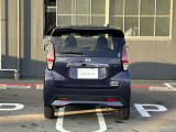 軽自動車に見えない堂々とした後姿です!
