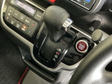 発進時から滑らかに加速する無段階変速のCVTはストップ&ゴーの多い街の中も快適です