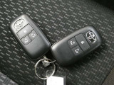 ドアの開錠施錠はドアノブに触れるだけ センサーが感知して開錠施錠をしてくれます 一度スマートキーをご体感ください 便利ですよ