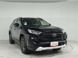 TOYOTA SAFETY SENSEは道路状況、車両状態、天候状態及びドライバーの操作状況などによっては、作動しない場所があります。