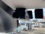 室内用ドライブレコーダー。車内と後方を録画します。