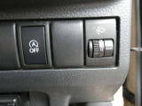 アイドリングストップ付きなので環境にもお財布にも優しいお車です。ヘッドライトのレベライザー付きです!
