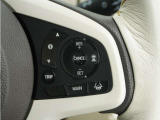 ◆アダプティブクルーズコントロール◆予め設定した車速内でクルマが自動的に加減速。前走車との適切な車間距離を維持しながら追従走行します。【LKAS】車線維持支援システムでステアリング操作を支援。