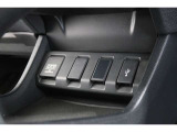 スマートフォンなどの音楽再生が可能なUSB接続ジャック装備車両です♪♪♪