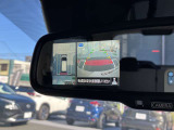 まるで真上から見ているような、視認性の良いアラウンドビューモニターです。駐車が苦手な方でもこれでらくらく駐車できますよ。
