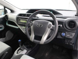 運転中の視線移動を最小限に抑える位置にメーター表示を配置。しかも、角度や距離を最適化することで視認性を高めています。さらに、より焦点を合わせやすい遠視点メーターを採用しています。