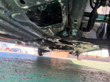 中古車という商品の特性上、下回りのサビやキズはございます。