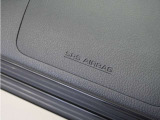 ◆助手席エアバッグ◆SRSエアバッグは、シートベルトだけでは防ぎきれない衝突時の衝撃から乗員を守るための安全装置。衝突時に瞬時に膨らみ、頭部や胸部がダッシュボードに直接衝突するのを防ぎます。
