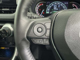 ステアリングスイッチ装備!運転しながら手元でオーディオの操作などができます。