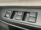 パワーウインドウスイッチです。運転席はオート機能付きです。