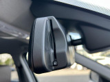 BMWのほぼすべてのモデルで、ETC2.0(DSRC対応)のETC車載器がルームミラーにスマートに内蔵されています。