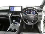 運転席からの視界はこんな感じです☆お気軽にご来店いただき、実際に座って是非お確かめください。ドライバーに寄り添う快適な操作フィールをもたらすステアリングです。
