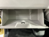 専門業者にて内外装のクリーニングを実施しております!