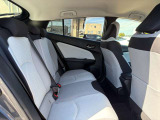 軽自動車の後部座席も足元スペース広々としていてシートの座り心地も良く快適にくつろげます♪