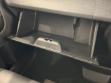 専門業者にて内外装のクリーニングを実施しております!