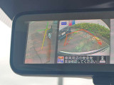 サイドブラインドモニターは「死角」となる左フロントタイヤ周りを映すので幅寄せや狭い道での運転に役立ちます!