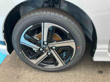 安全安心な走行のために、納車前には小さなクルマを知り尽くしたエキスパートが基本性能に関わる機能や状態を徹底的に点検しています。
