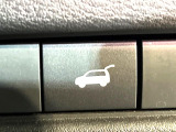 【パワーバックドア】スマートキーや運転席のボタンを押すだけでリアゲートが自動で開閉します!荷物を持っている時や、高い位置にあるバックドアを閉める際に便利な機能です♪