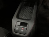 電動パーキングブレーキです!ホールド機能も付いていますよ♪
