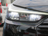 切れにくく明るいLEDヘッドライト装備
