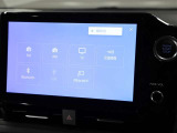 ディスプレイオーディオを装備。スマホとクルマをつなぐことで、これまでのナビに加えて、色々なサービスが楽しめます。