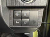 横滑り防止機能のOFFスイッチです。車がぬかるみや雪などタイヤが空転して前にも後ろにも動かない状態になった時OFF状態にして脱出をはかります。