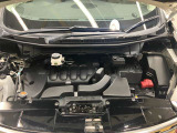 エンジンルームもクリーニング済みできれいですよ。日産の整備士がしっかりと丁寧に点検していますので安心してお乗りいただけます