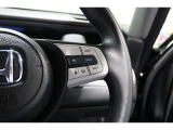 Hondaセンシングの機能のひとつ、アダプティブクルーズコントロール付!アクセルから足を離しても設定したスピードと前車との車間を保ち走行してくれます!車線維持もアシスト☆高速道路で疲労軽減ですね☆