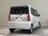バックカメラが付いているので後方確認が非常にしやすいです。今や運転初心者も熟練者も必須装備!ついていて損はないですね♪